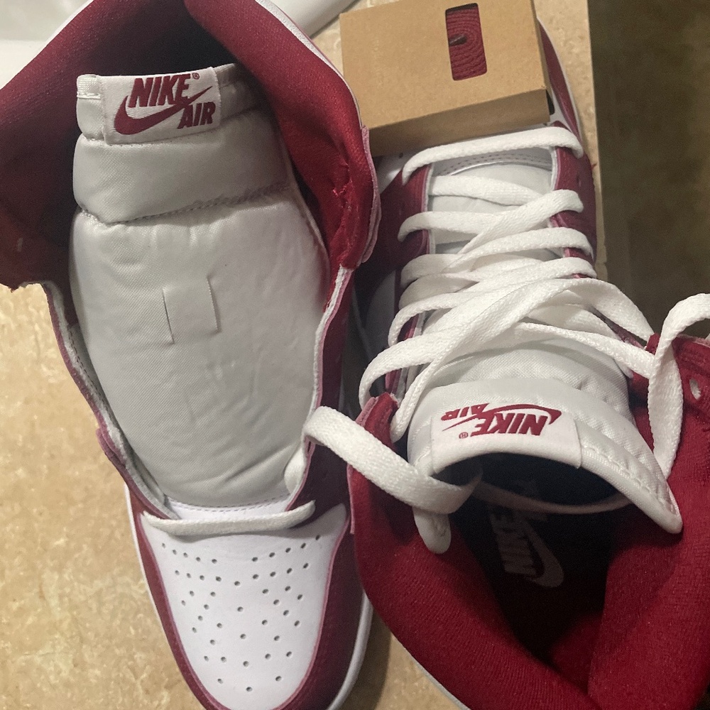 Jordan retro 1s